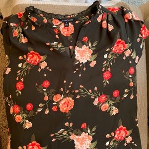 Hawthorn tulip sleeve blouse